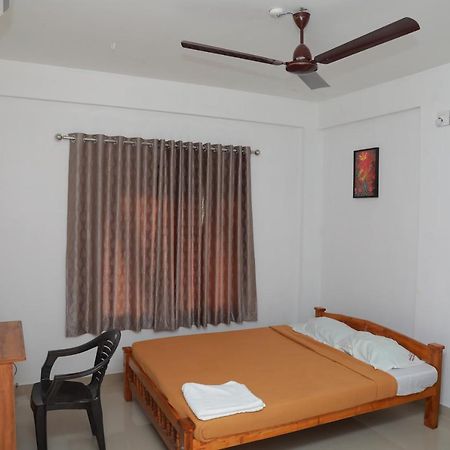 Sivaranjini Tourist Villa กูรูวาเยอร์ ภายนอก รูปภาพ