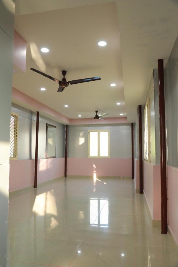 Sivaranjini Tourist Villa กูรูวาเยอร์ ภายนอก รูปภาพ