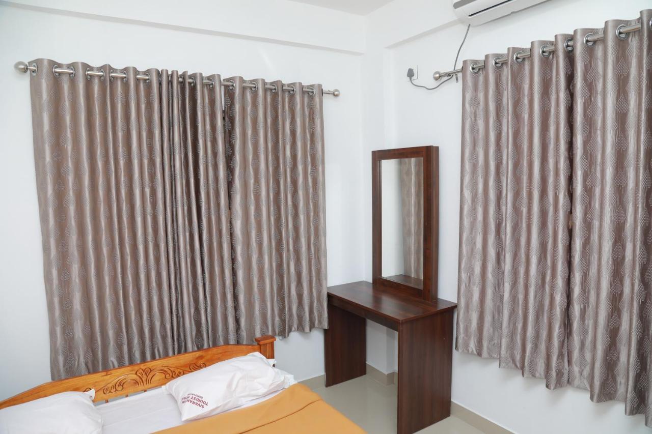 Sivaranjini Tourist Villa กูรูวาเยอร์ ภายนอก รูปภาพ