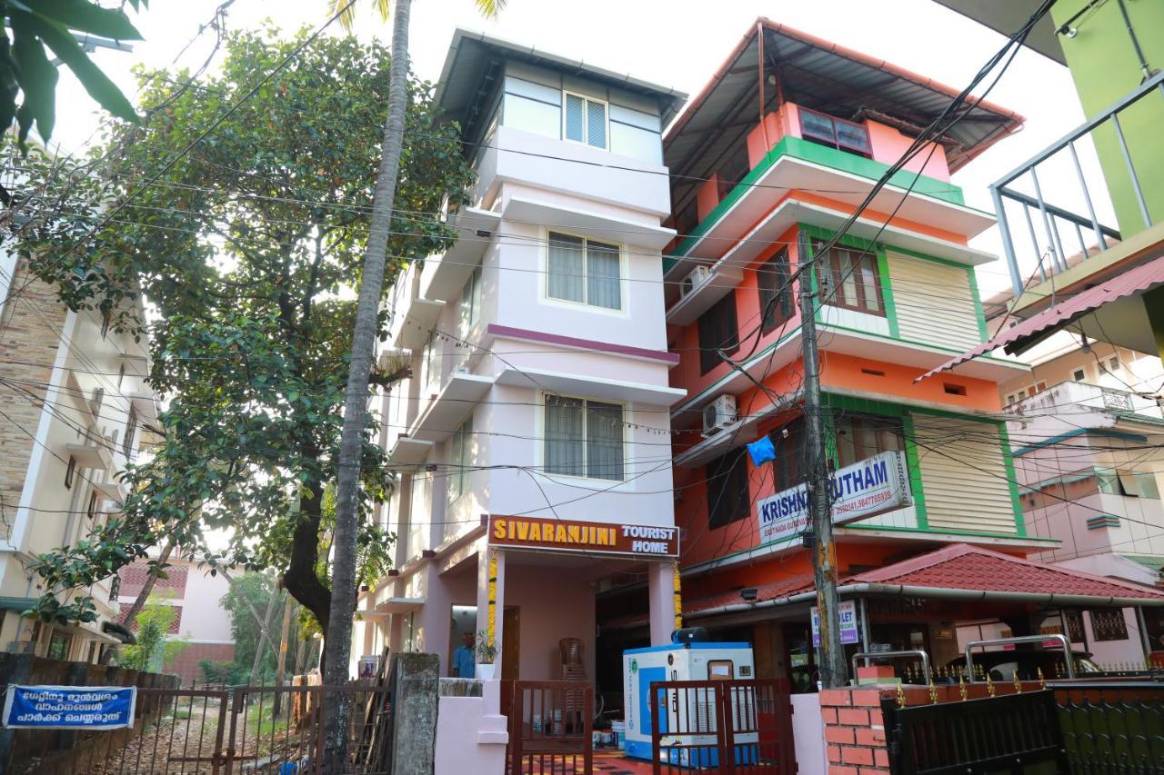 Sivaranjini Tourist Villa กูรูวาเยอร์ ภายนอก รูปภาพ