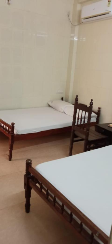 Sivaranjini Tourist Villa กูรูวาเยอร์ ภายนอก รูปภาพ